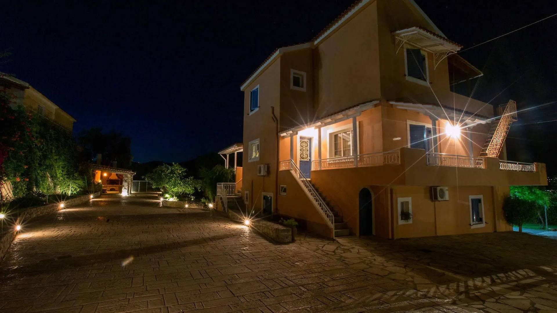 Studios Dimitra Spartià