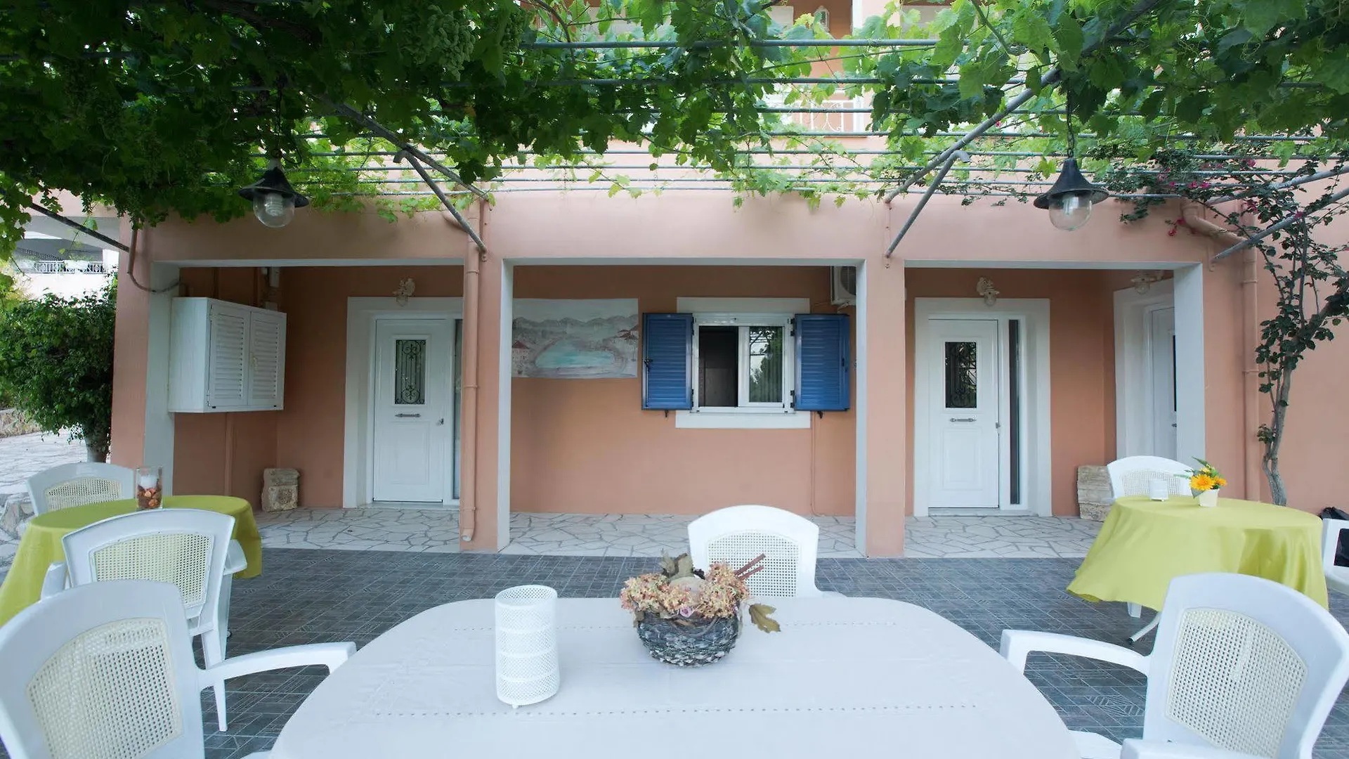 Studios Dimitra Spartia  Grecja